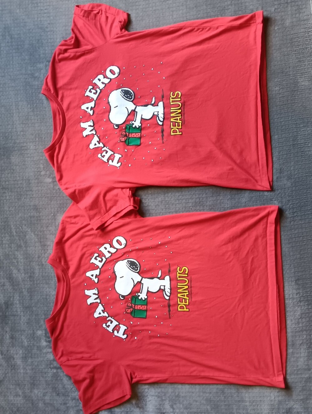 Set Of 2 Matching Aeropostale Peanuts Graphic Christmas Tee Shirts Size Large